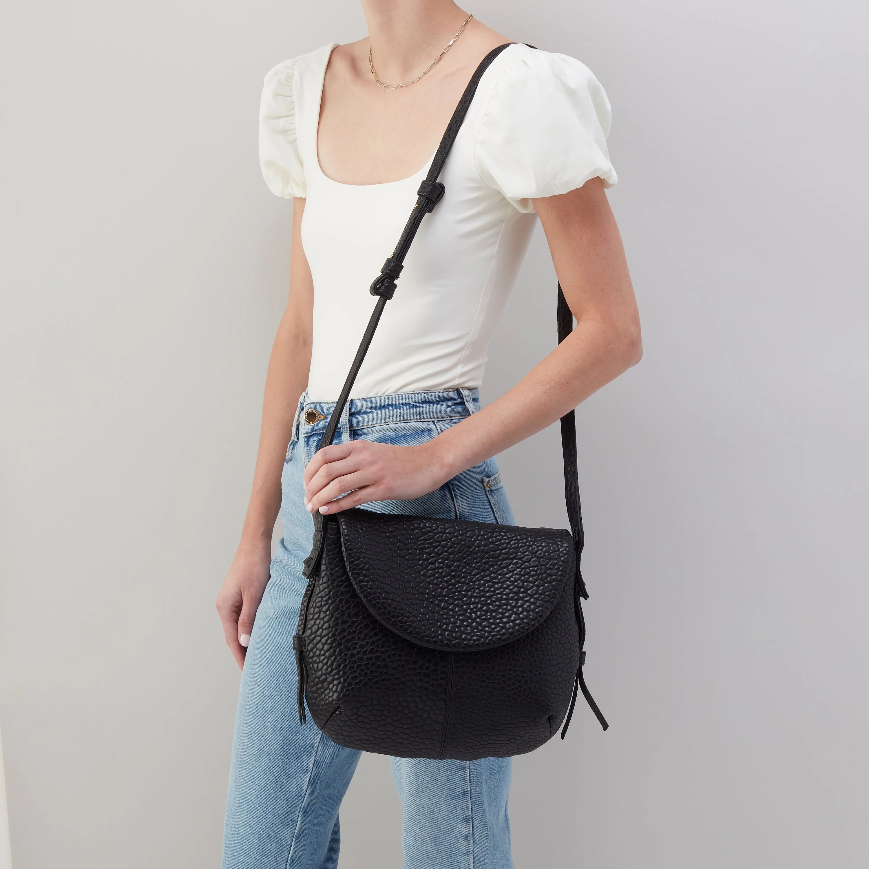 Stylish Bonita Messenger Bag in Black