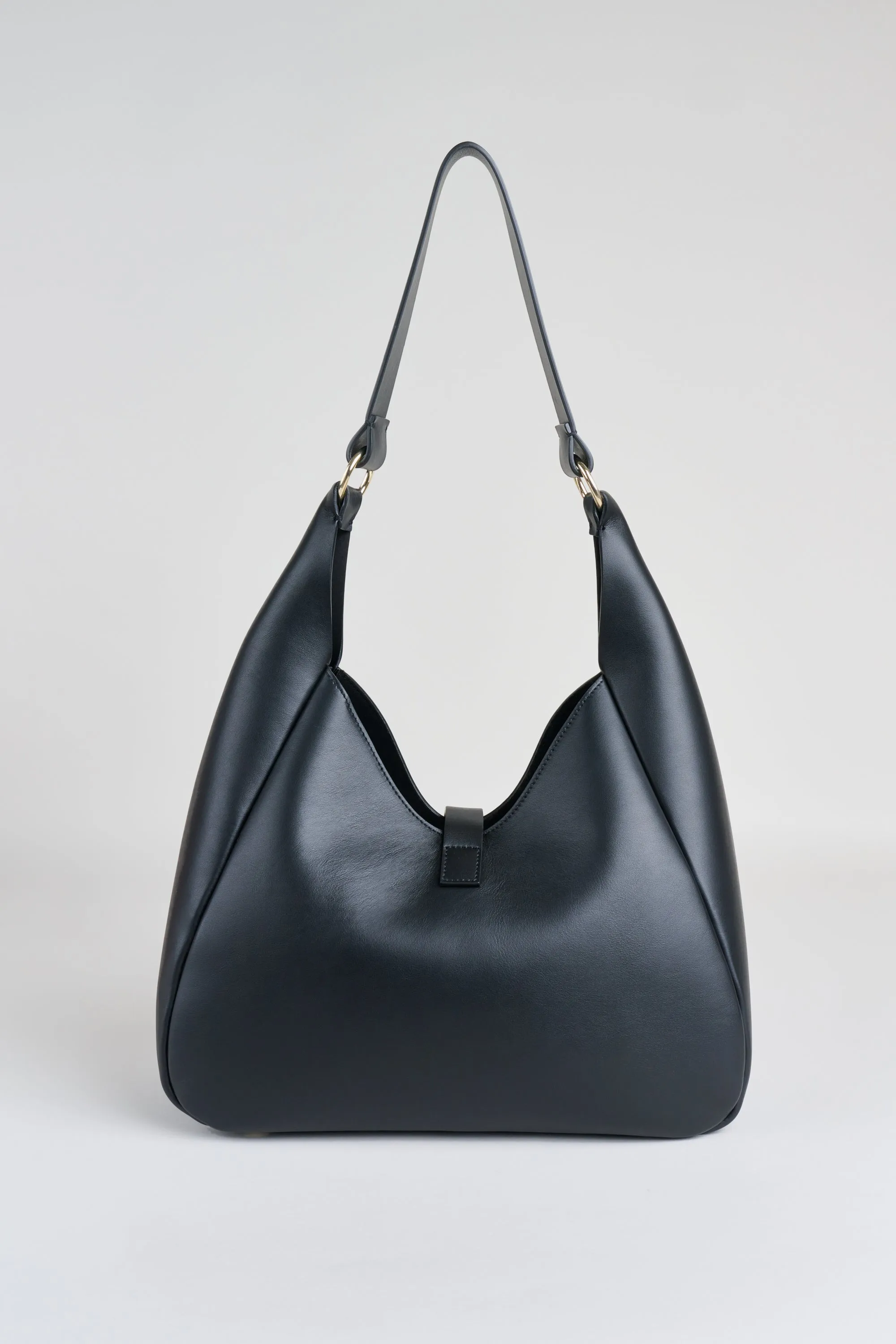 Luxurious Nappa Leather Hobo Shoulder Bag – Elegant and Chic