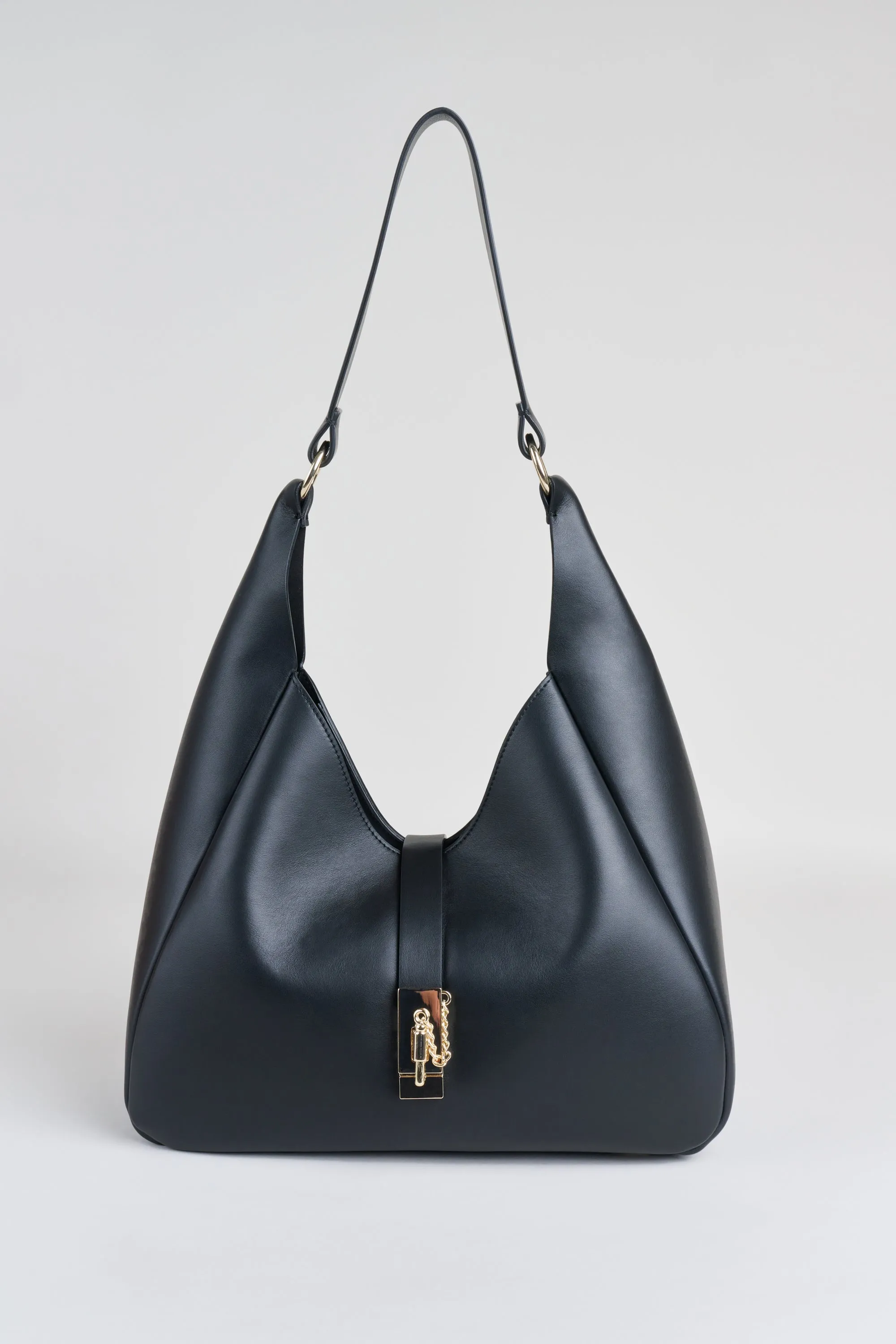 Luxurious Nappa Leather Hobo Shoulder Bag – Elegant and Chic