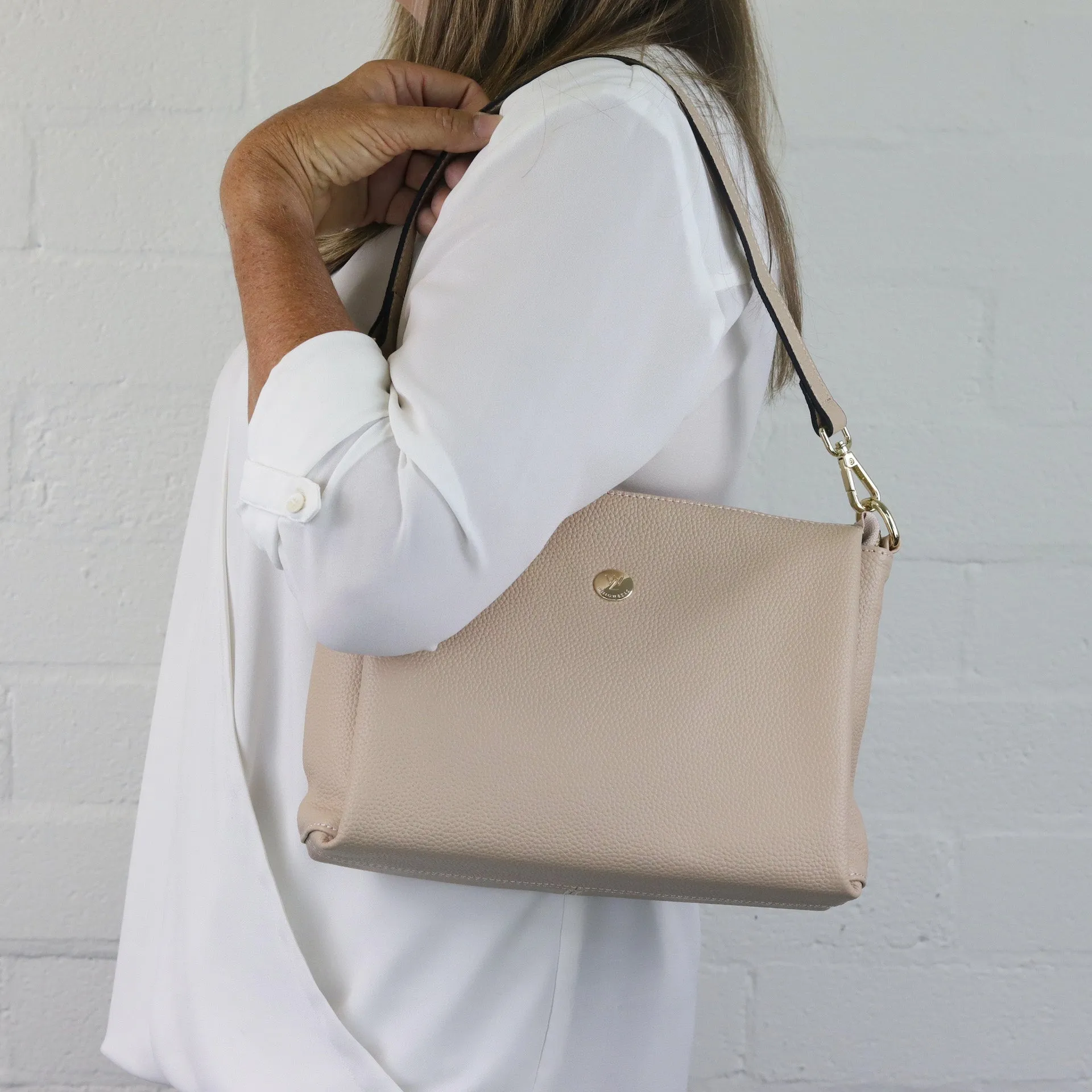 Nina leather shoulder bag