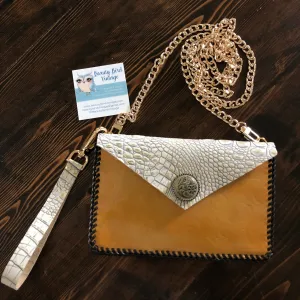 The Wren - Gold Vernis Vintage Wristlet/Crossbody/Clutch Bag